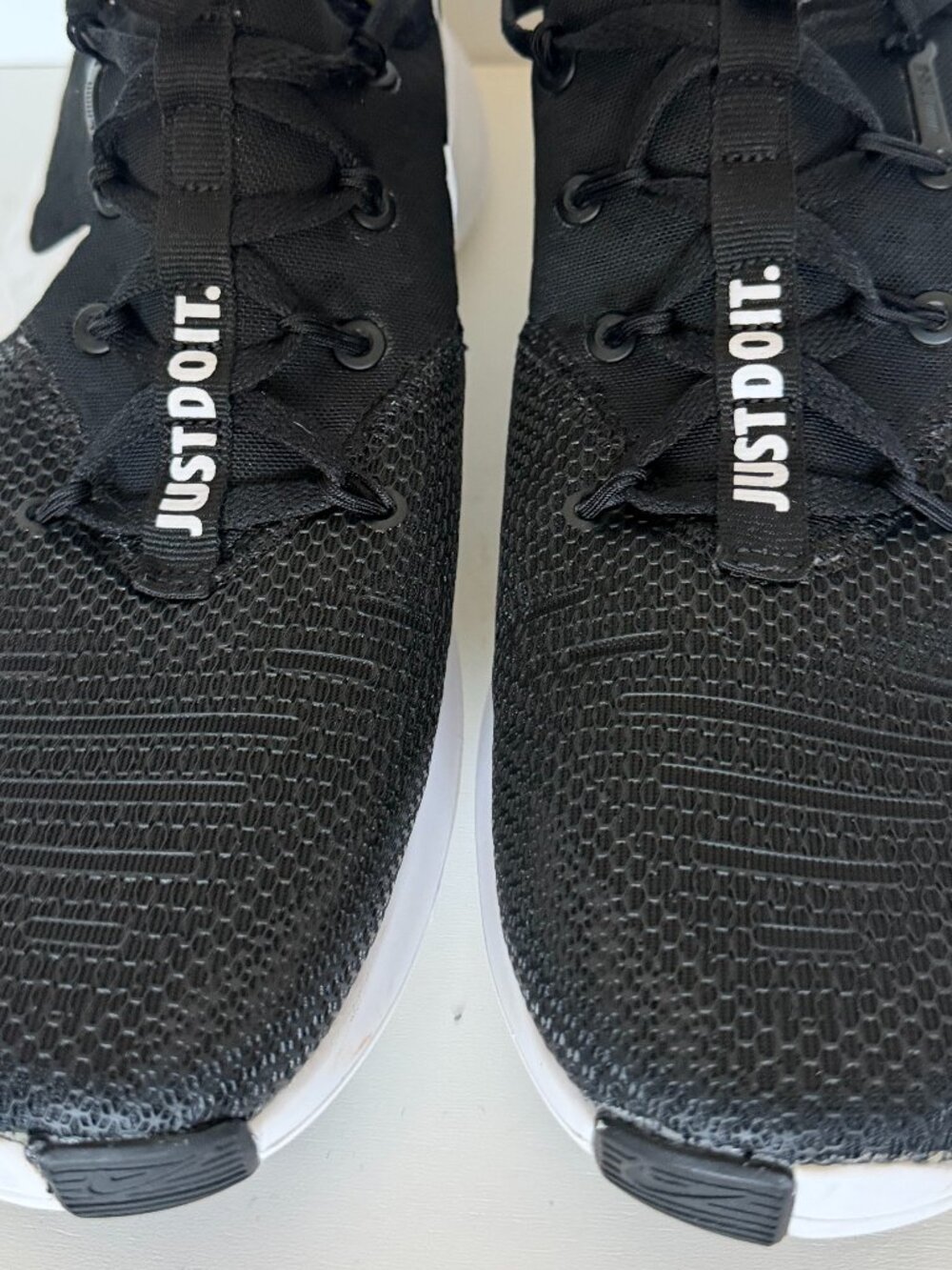 Nike Women's Free TR 8 Cross Training Sneakers - Sz 9 - Picture 4 of 7